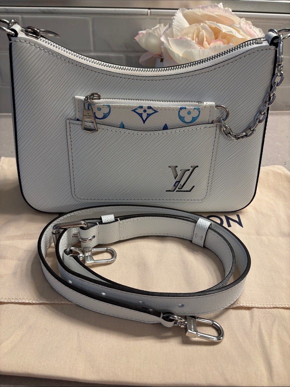 Louis Vuitton White Epi Leather Shoulder Bag with Silver Hardware